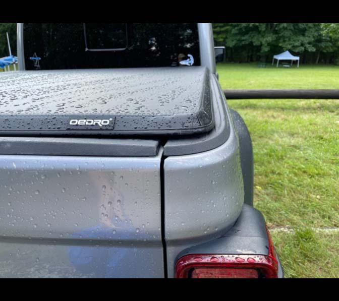 2020-2021 Jeep Gladiator Soft Tri-fold Tonneau Cover | OEDRO®